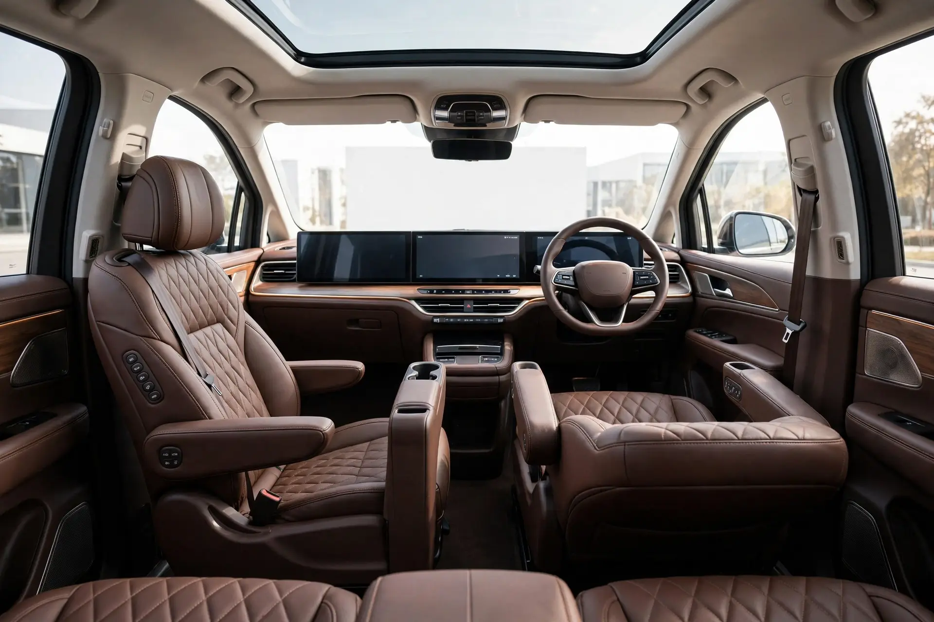 Interior oficial del Forthing U-Tour HEV