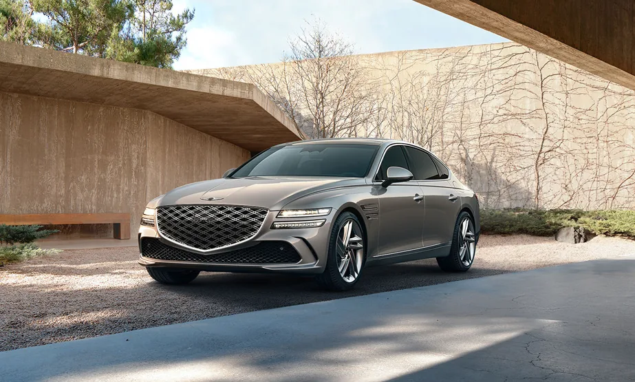 Genesis G80 2025 — interior/trasera
