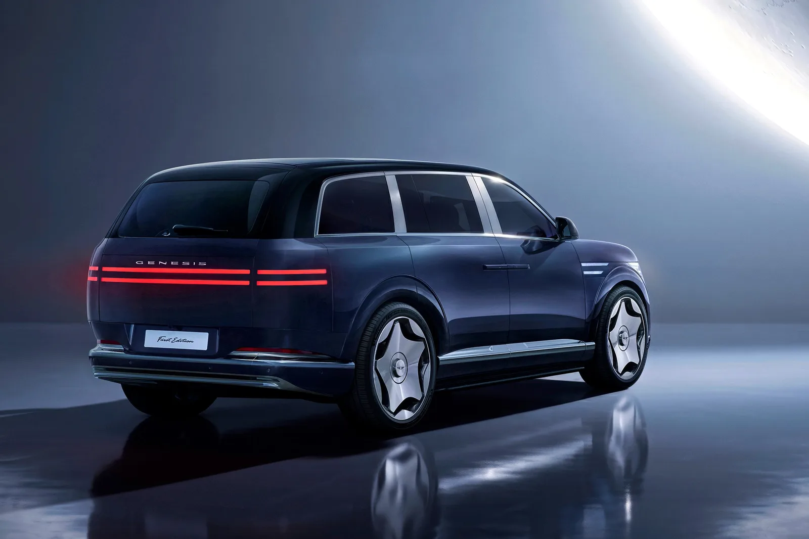 Genesis GV90 Neolun, versión con puertas de apertura inversa