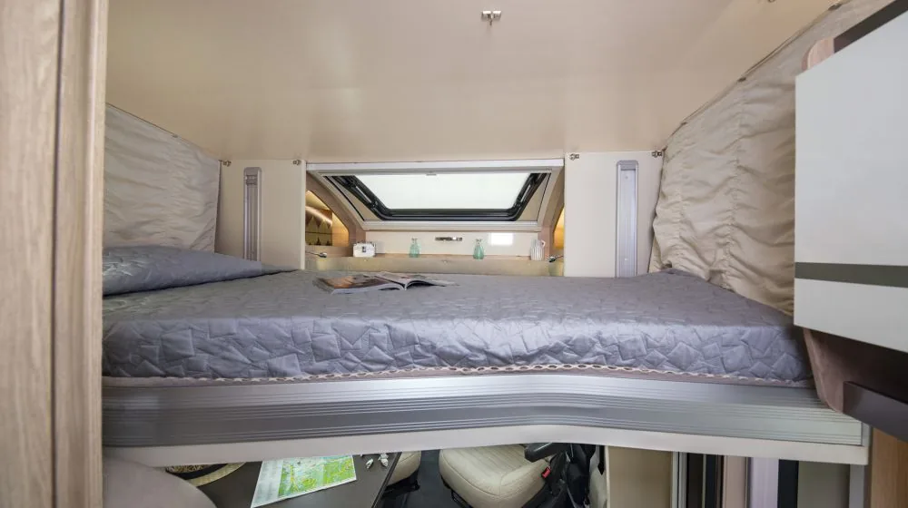 Cama transversal trasera del Giottiline Siena 322 (foto oficial)
