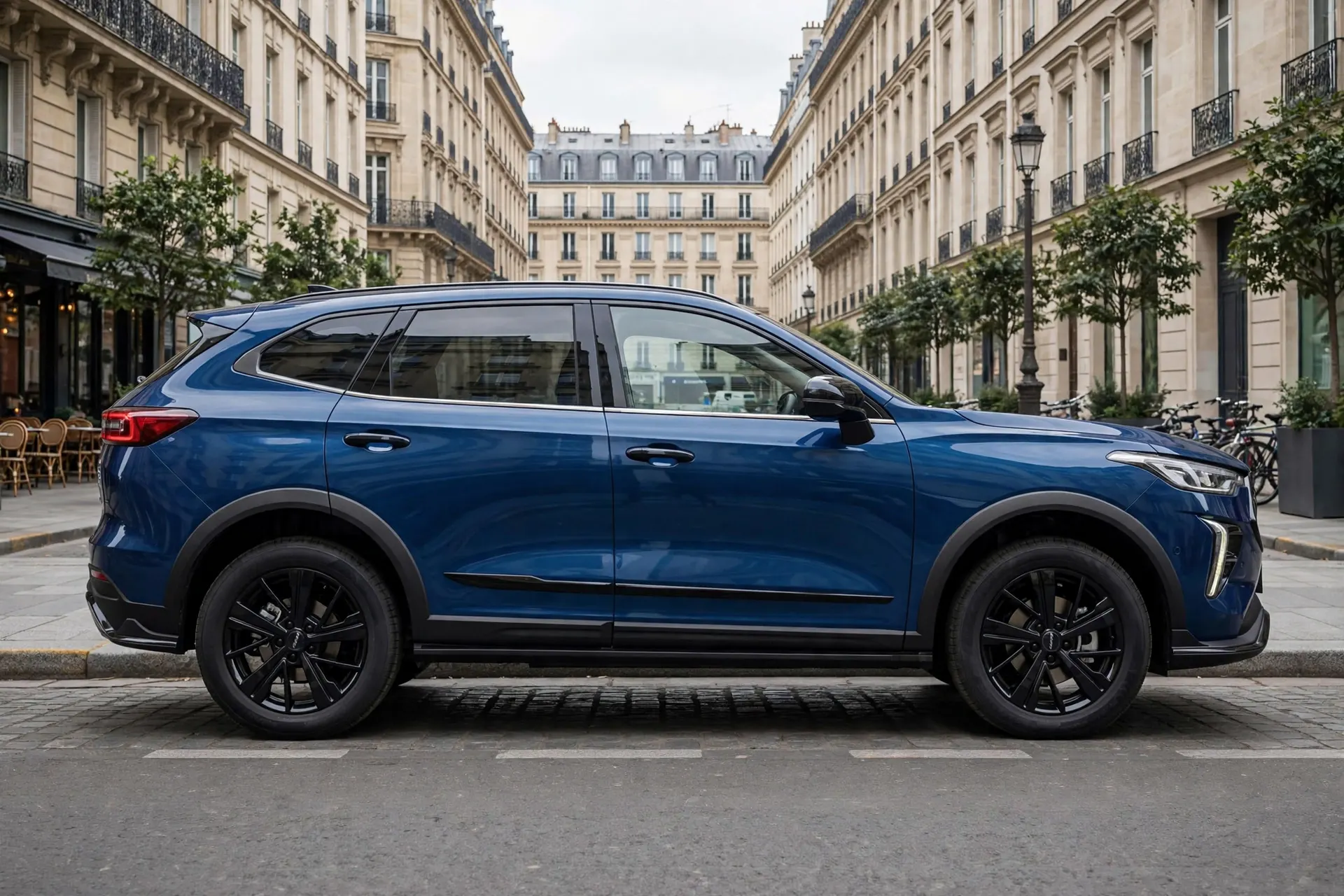 Haval Chitu, vista lateral en calle de ciudad