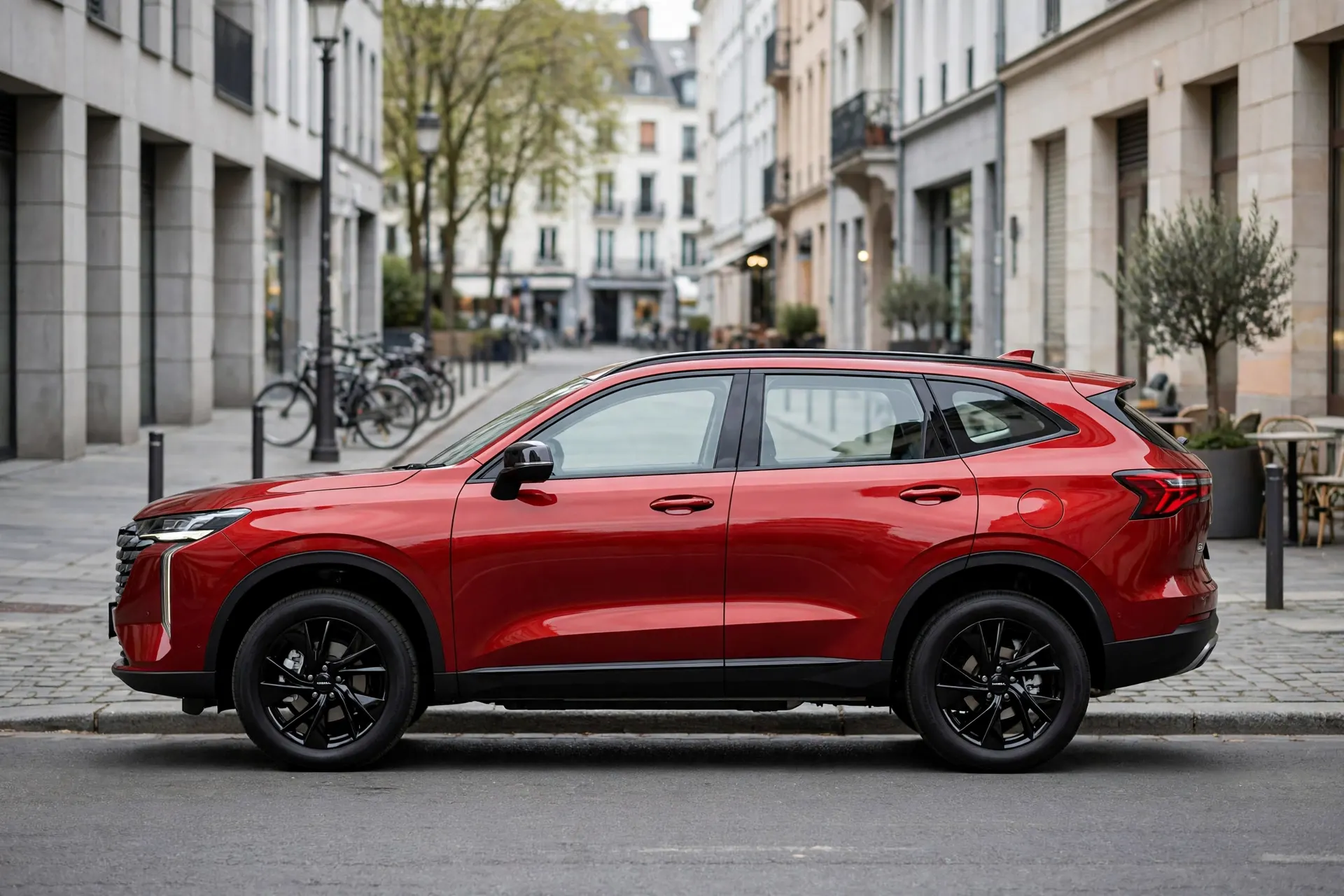 Haval H6 cuarta generación, vista lateral en ciudad