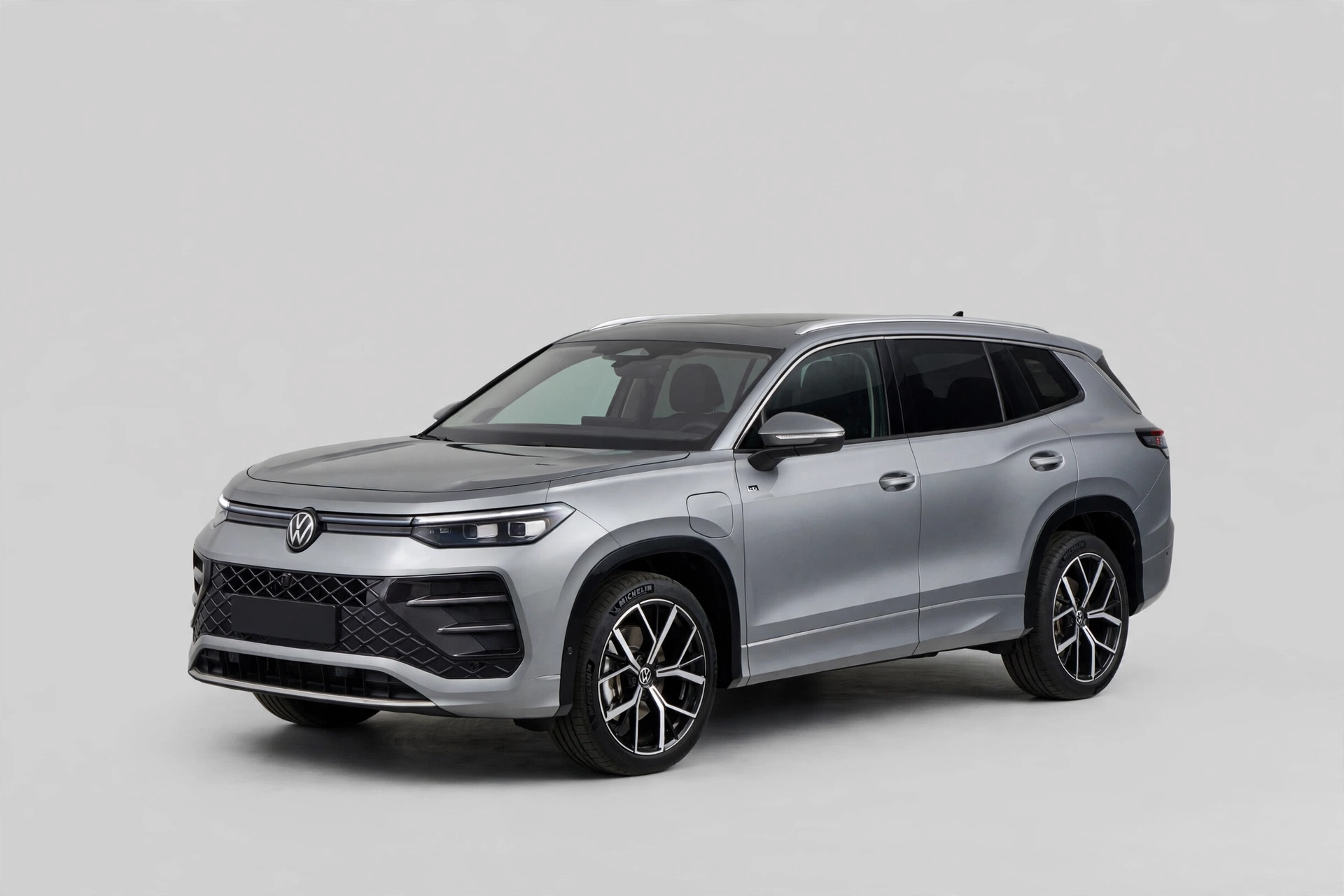 Volkswagen Tayron 1.5 TSI eHybrid 204 CV del año 2024