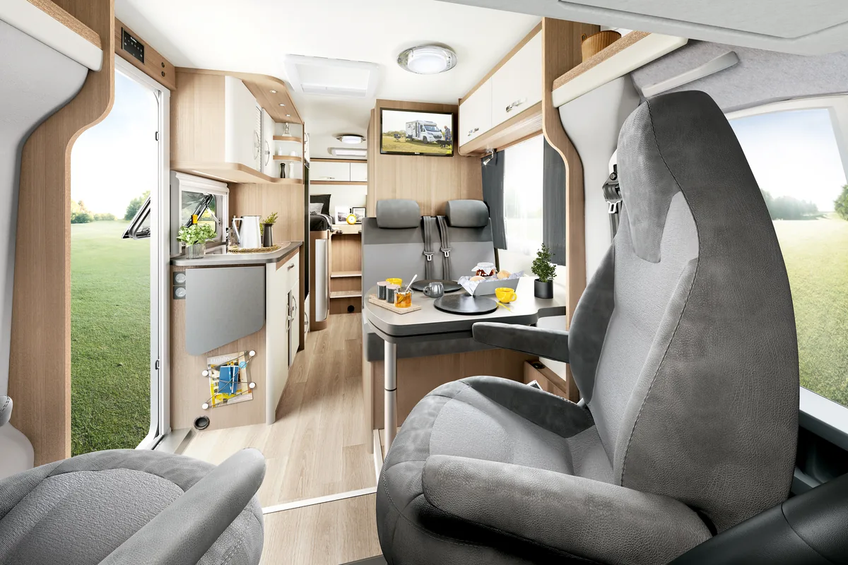 Interior de la Hobby Optima OnTour Edition F V65 GE, salón delantero