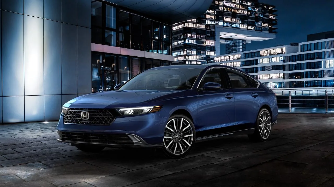 Honda Accord 2024 — interior/trasera