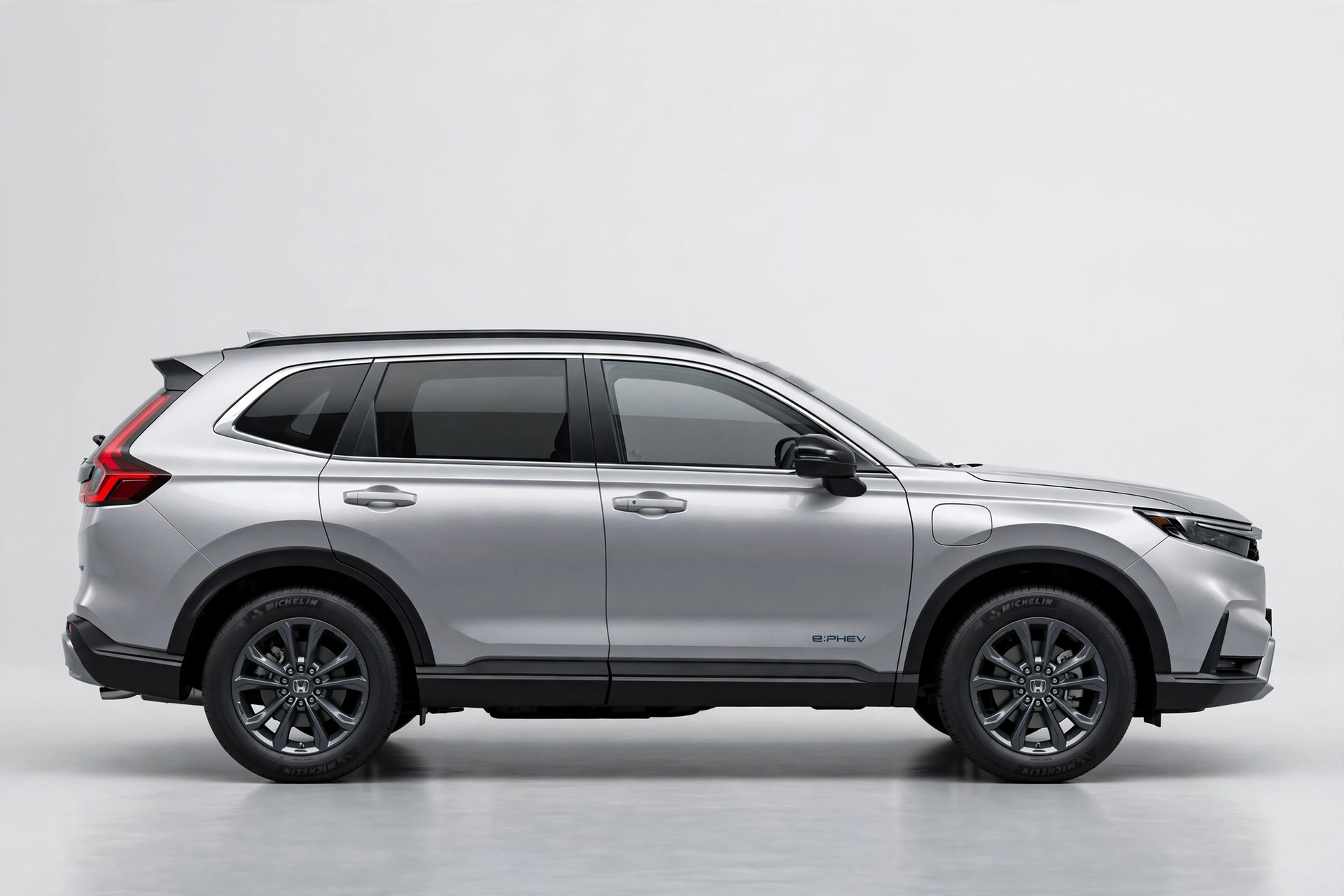 Honda CR-V e:PHEV plateado, vista lateral
