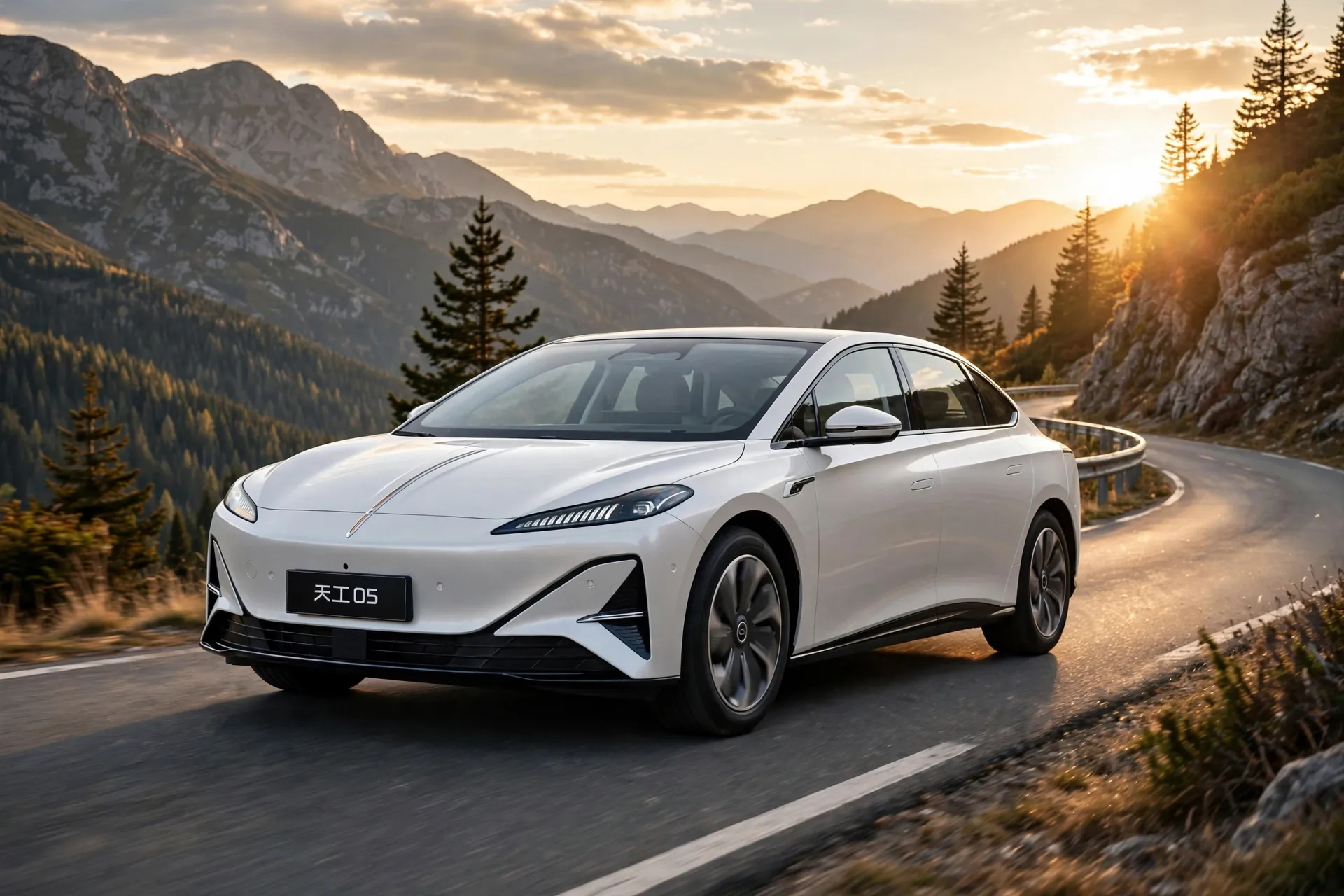Hongqi Tiangong 05 eléctrico en carretera de montaña al atardecer