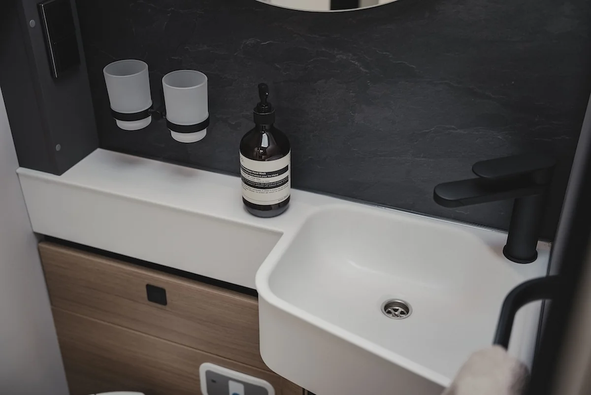 Interior oficial de la Hymer B-MC I 600