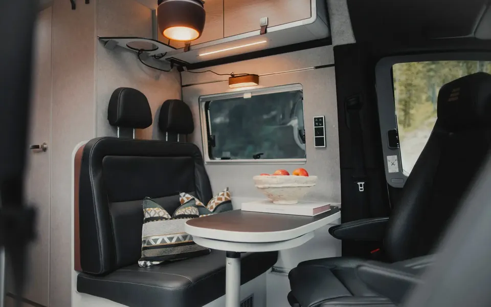 Interior oficial de la Hymer Grand Canyon S 2026, salón