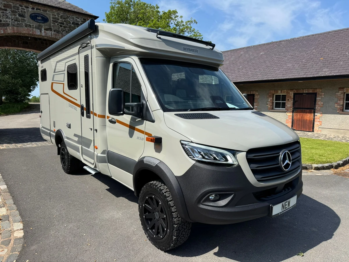 Hymer ML-T 580 4x4, vista tres cuartos delantera