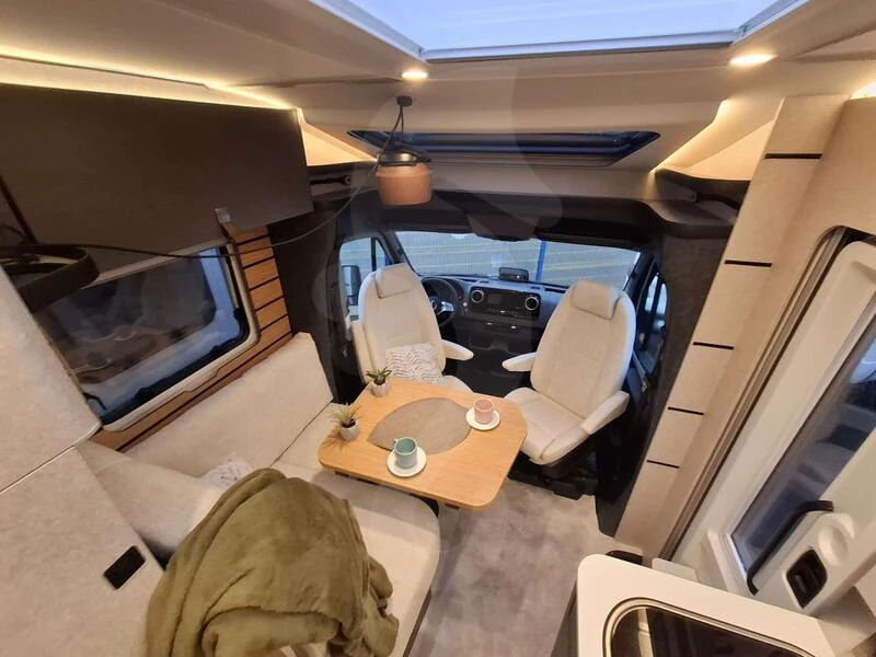 Interior del Hymer ML-T 580 4x4, segunda vista