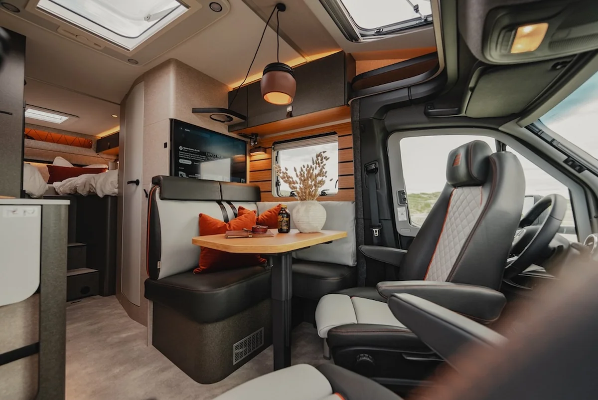 Interior oficial de la Hymer ML-T 580 4x4