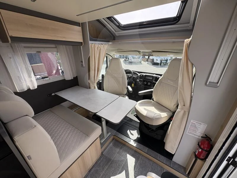 Interior del Itineo PF600, segunda vista