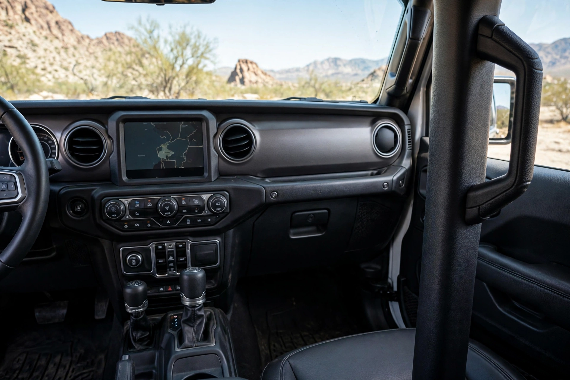 Interior oficial del Jeep Wrangler 4xe 380