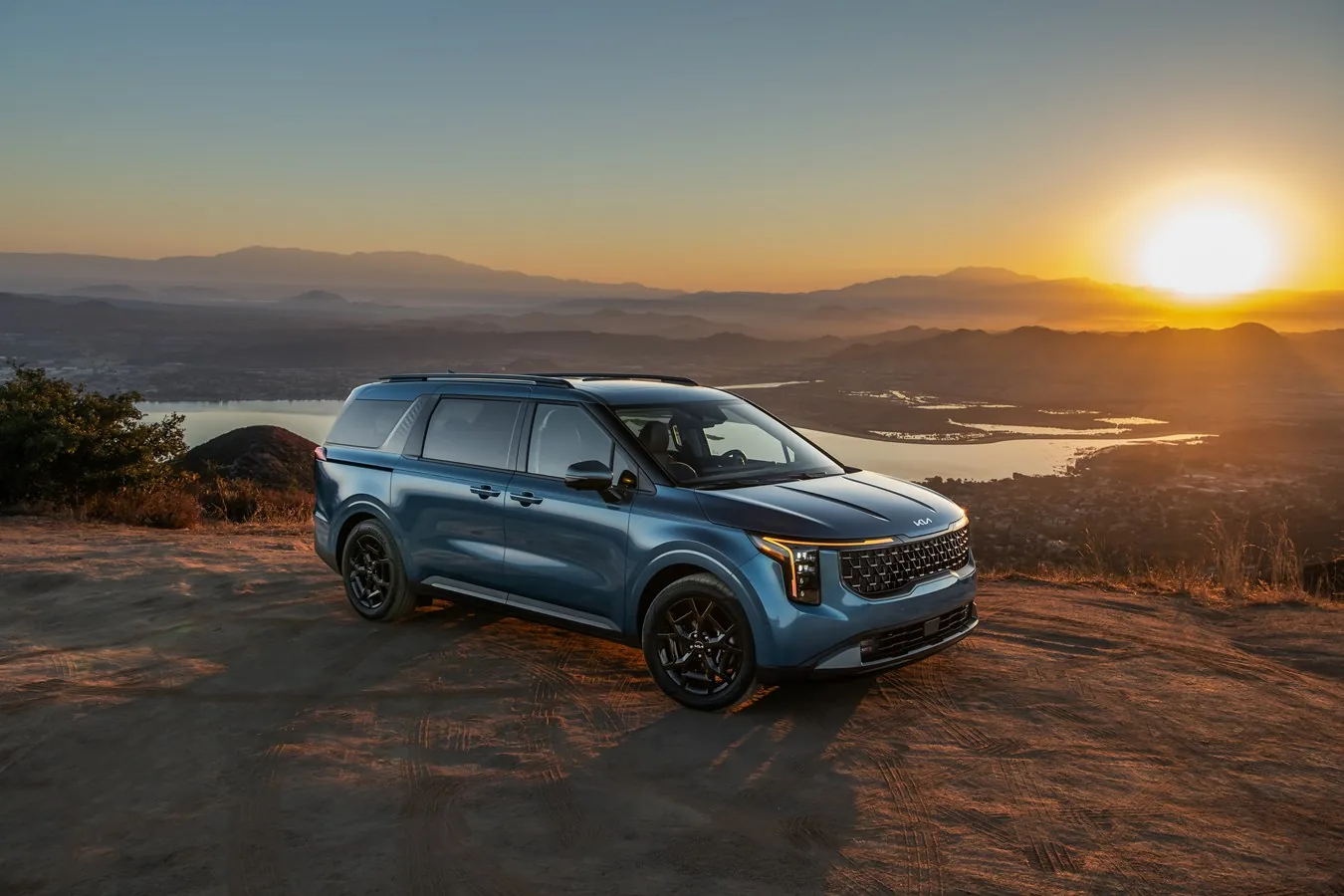 Kia Carnival 2025 — exterior