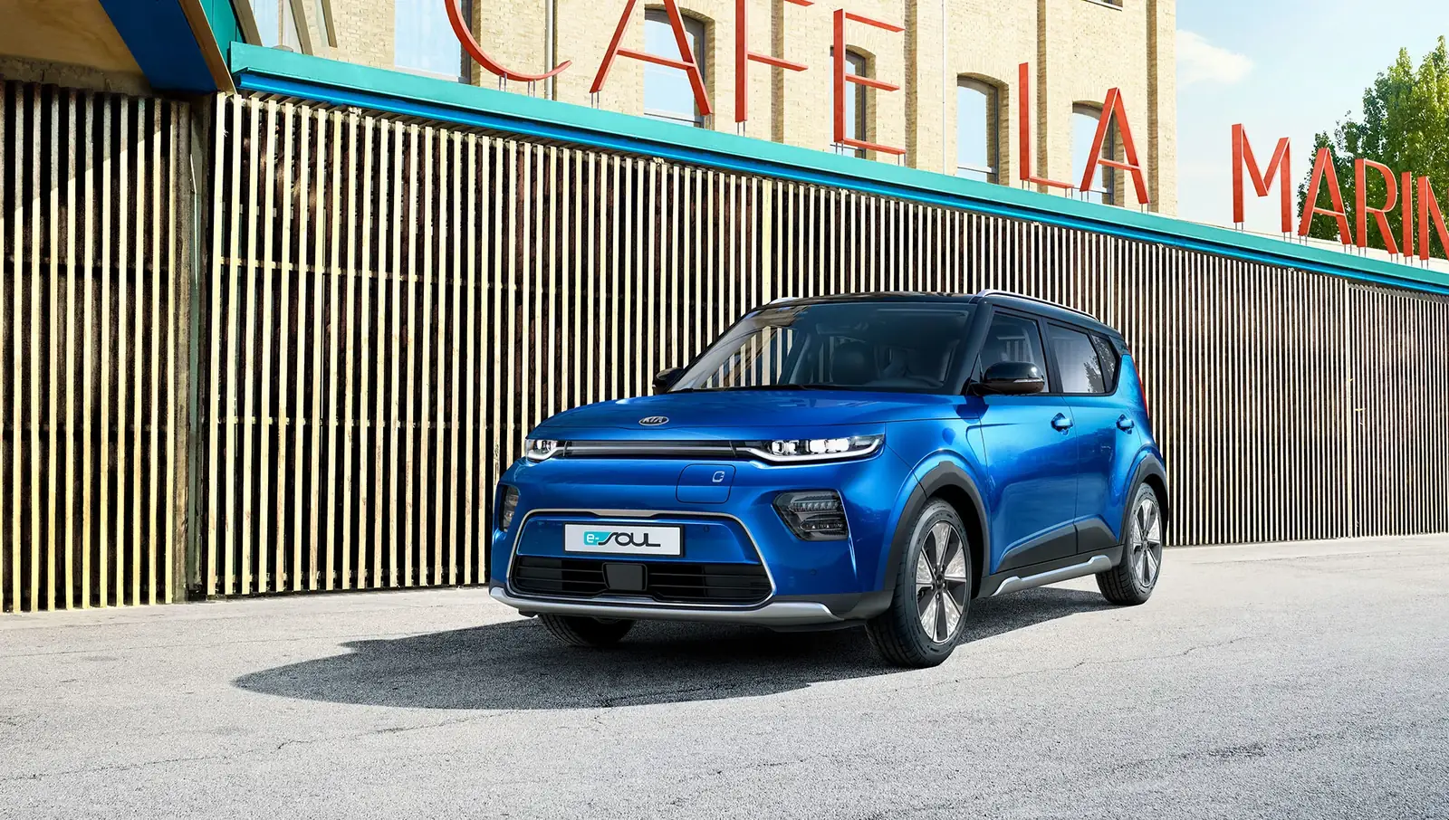 Kia Soul EV 2024 — interior/trasera
