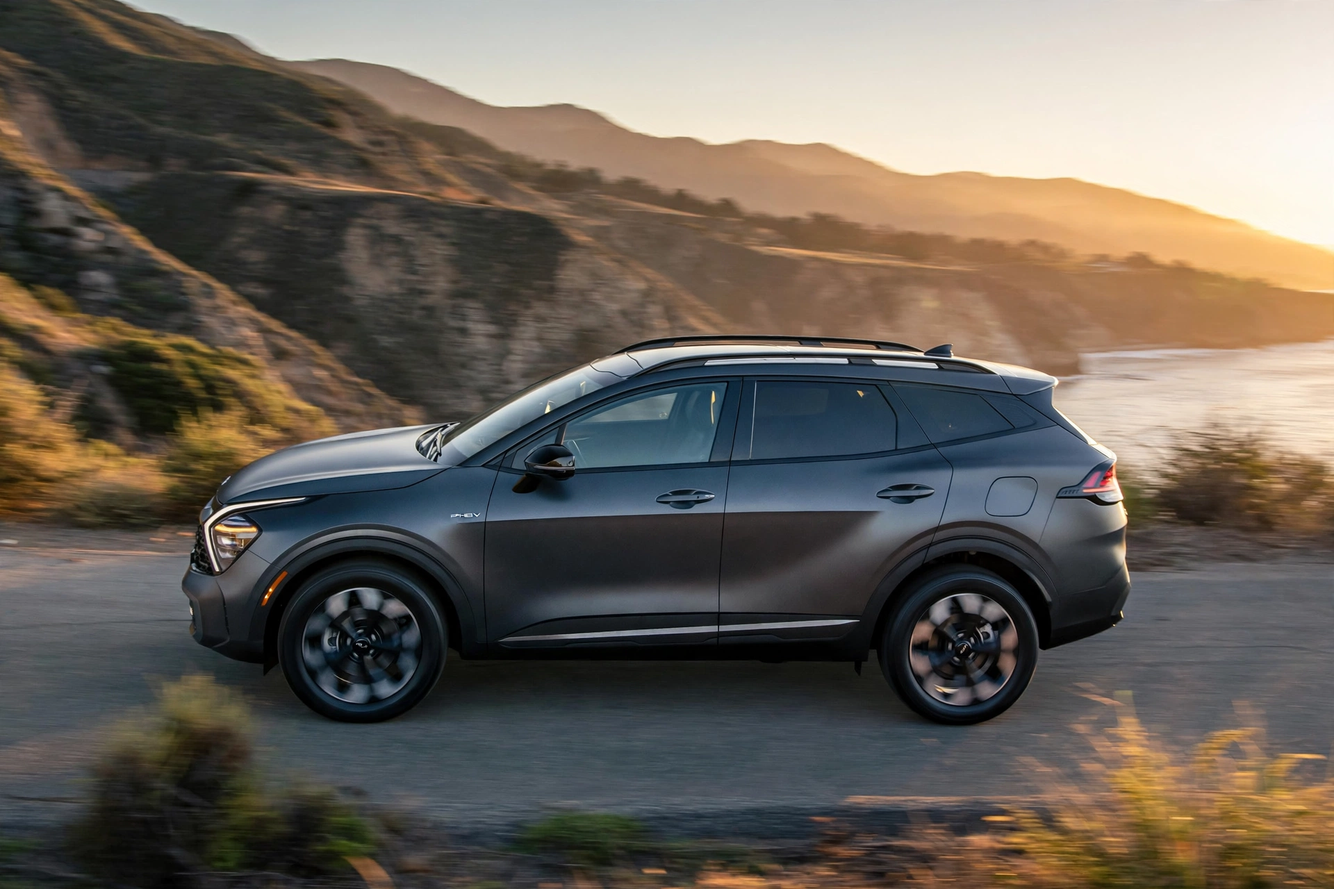 Kia Sportage híbrido enchufable, vista tres cuartos delantera