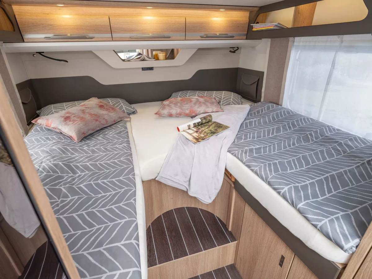 Interior oficial de la Knaus Sky TI 650 MEG