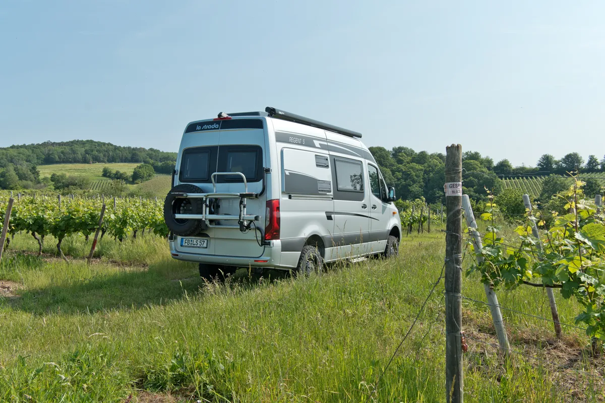La Strada Regent S 2026, camper sobre Mercedes Sprinter, vista lateral