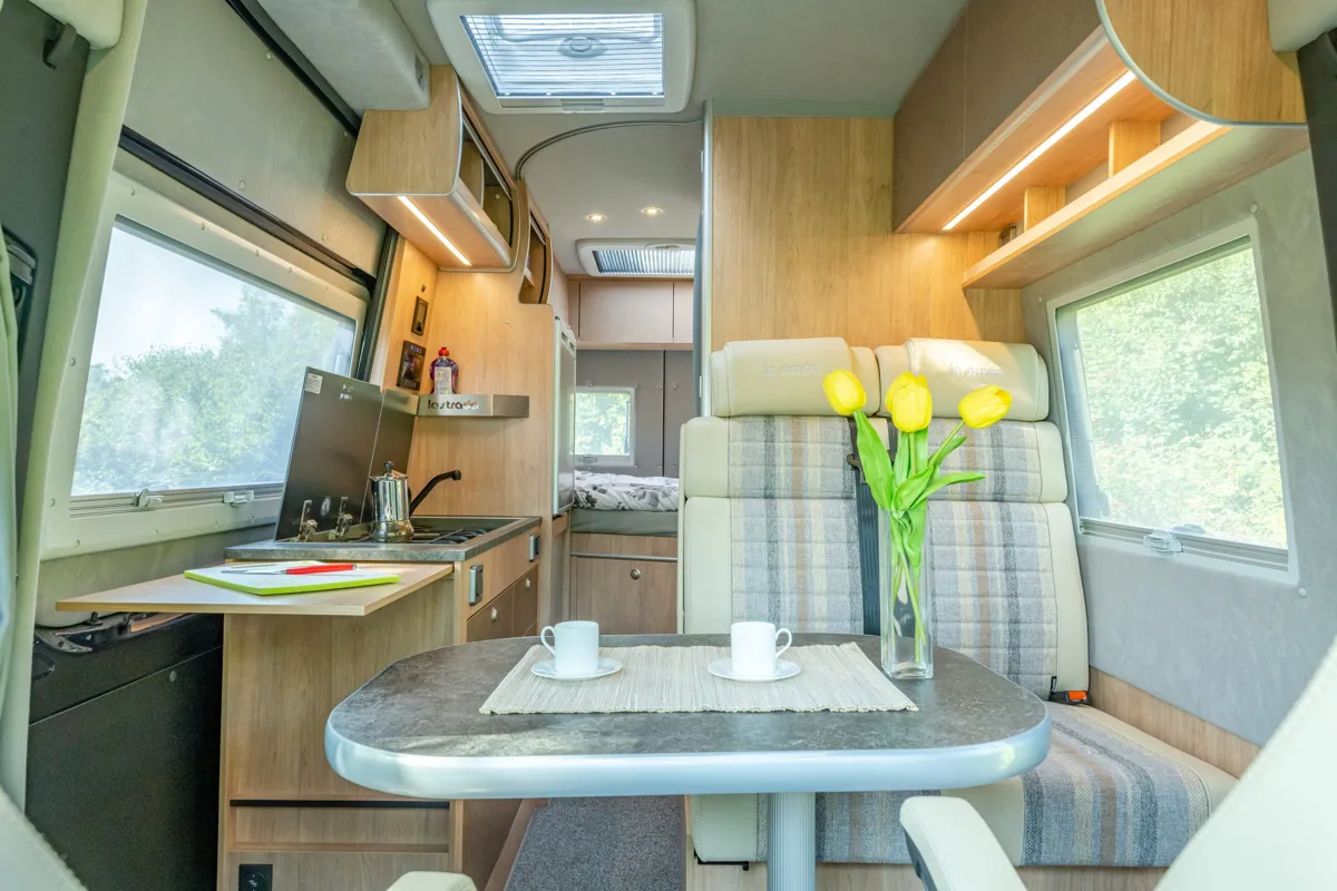 Interior oficial del La Strada Regent S