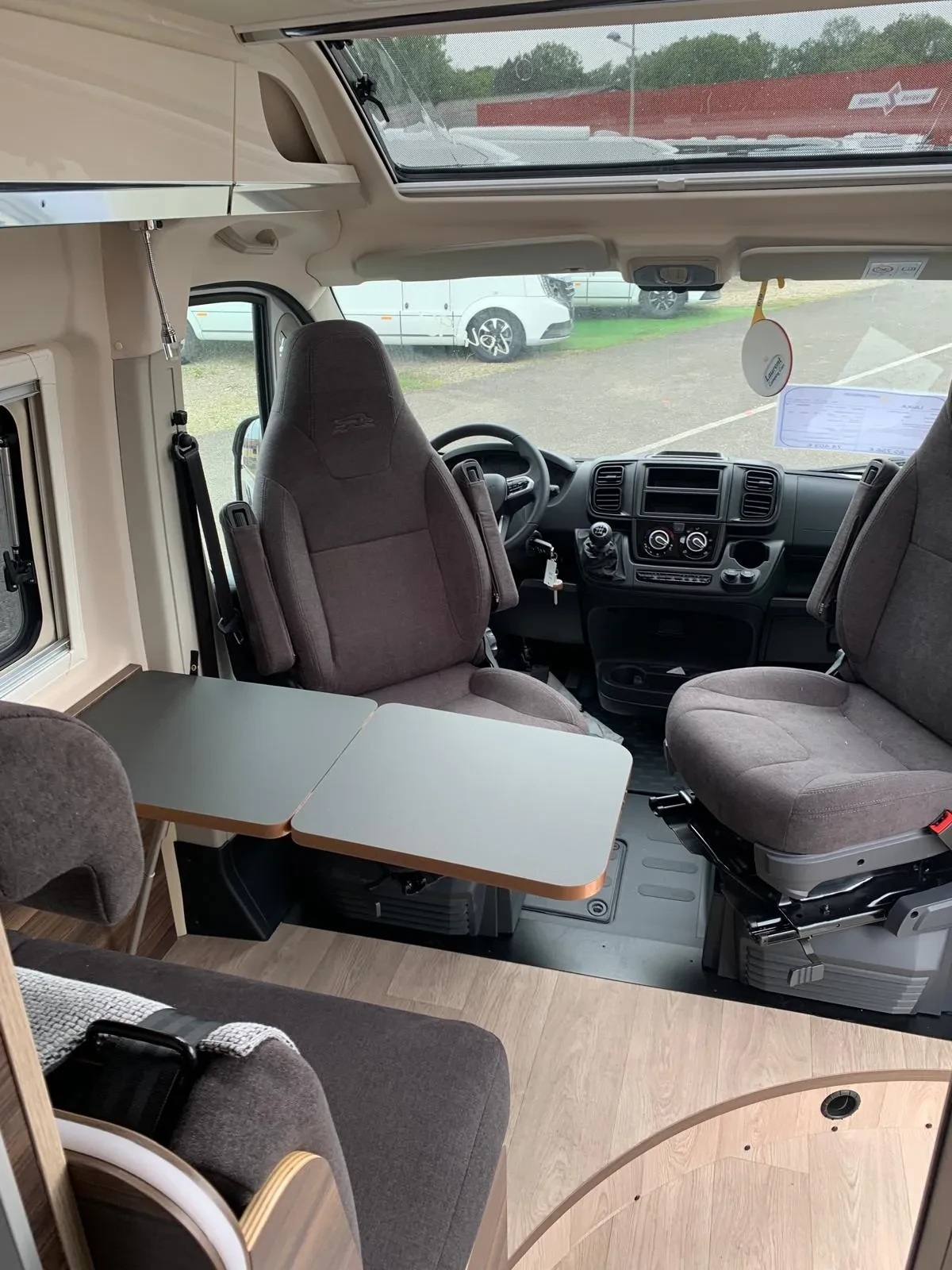 Interior oficial de la Laika Ecovip 600