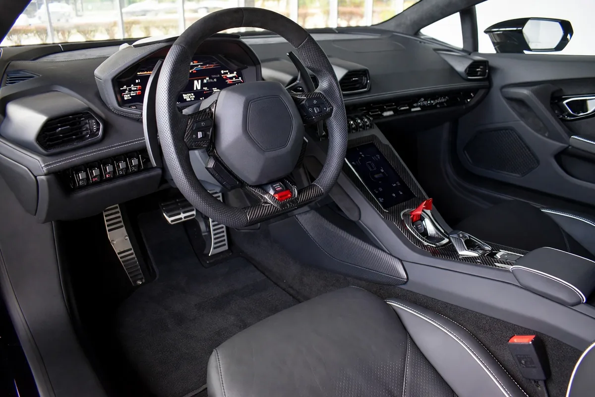Interior oficial del Lamborghini Huracán EVO