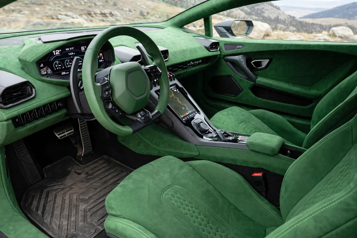 Interior oficial del Lamborghini Huracán Sterrato