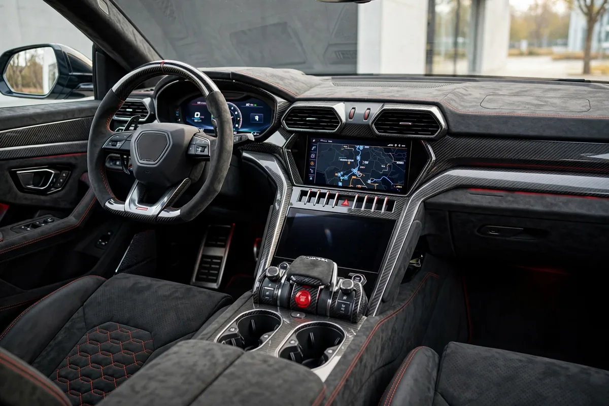 Interior oficial del Lamborghini Urus SE Performante