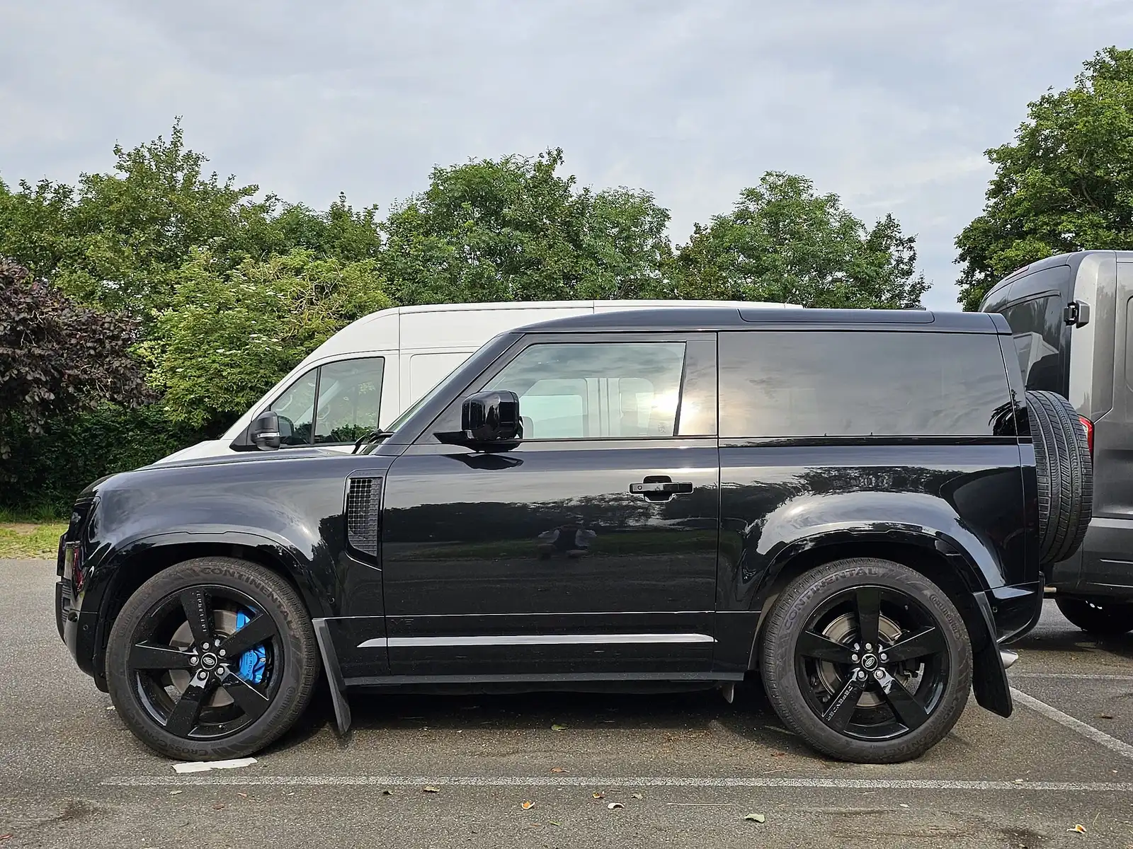 Land Rover Defender 90 P400