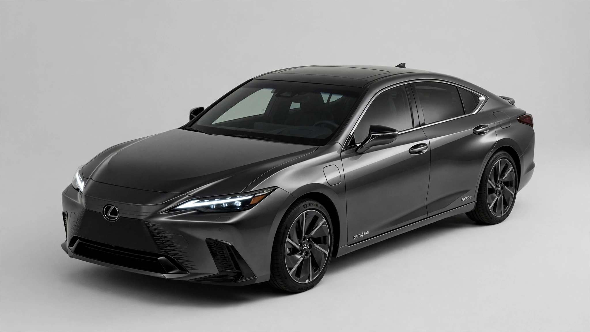 Lexus ES 500e 2026, vista frontal tres cuartos