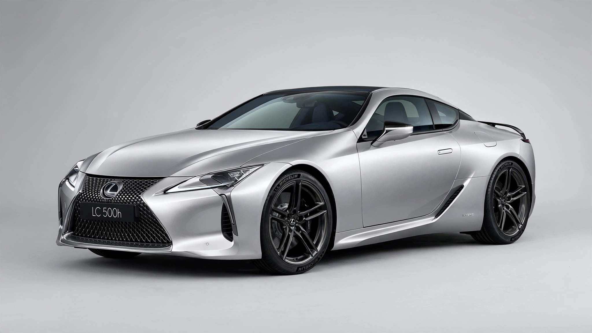 Lexus LC 500h, vista frontal tres cuartos