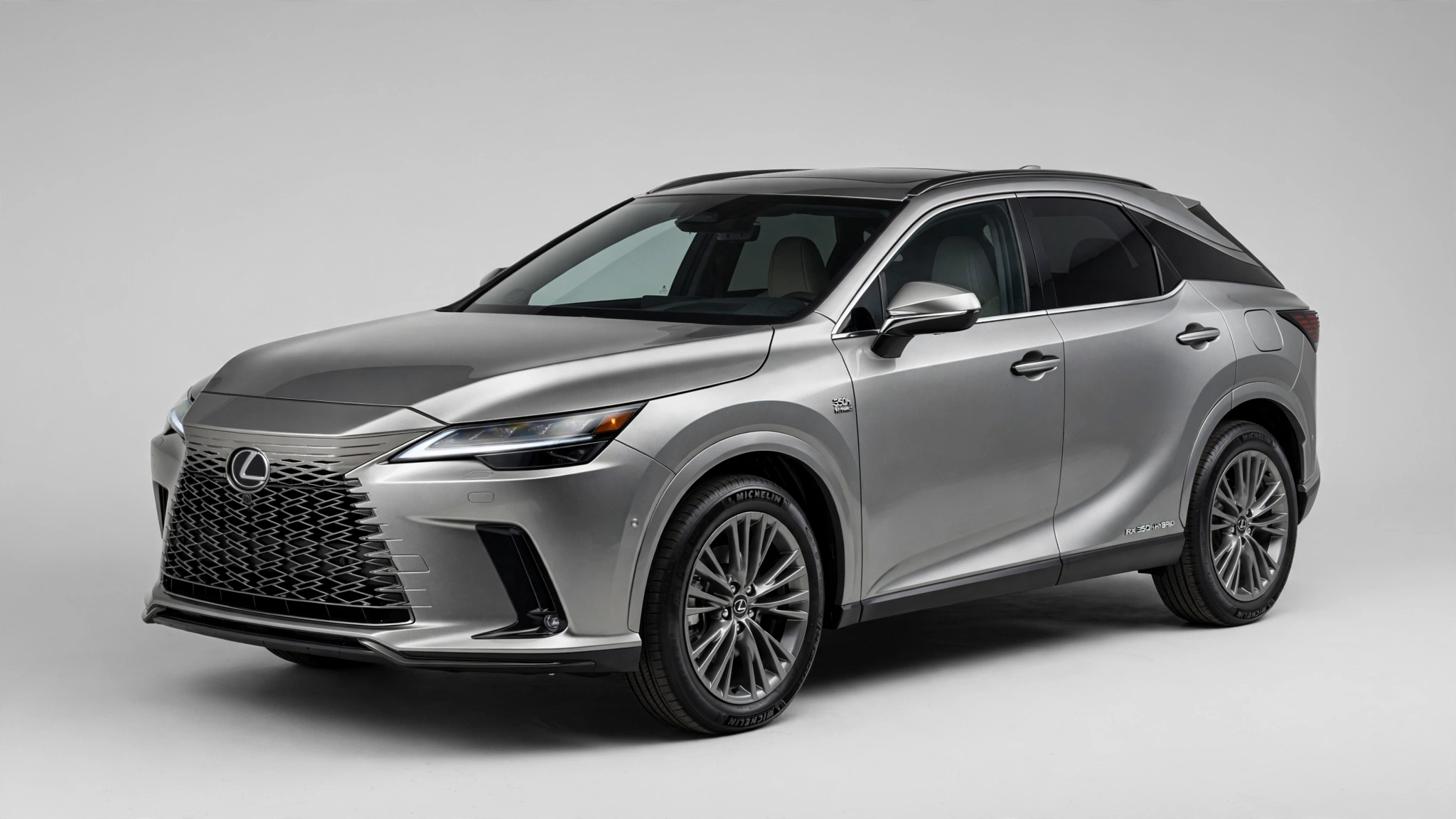 Lexus RX 350h, vista frontal tres cuartos