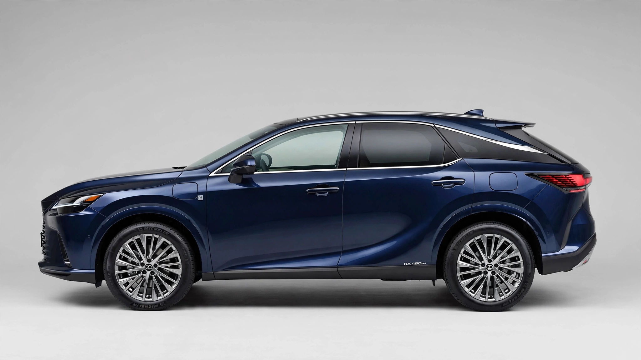 Lexus RX 450h+, vista lateral
