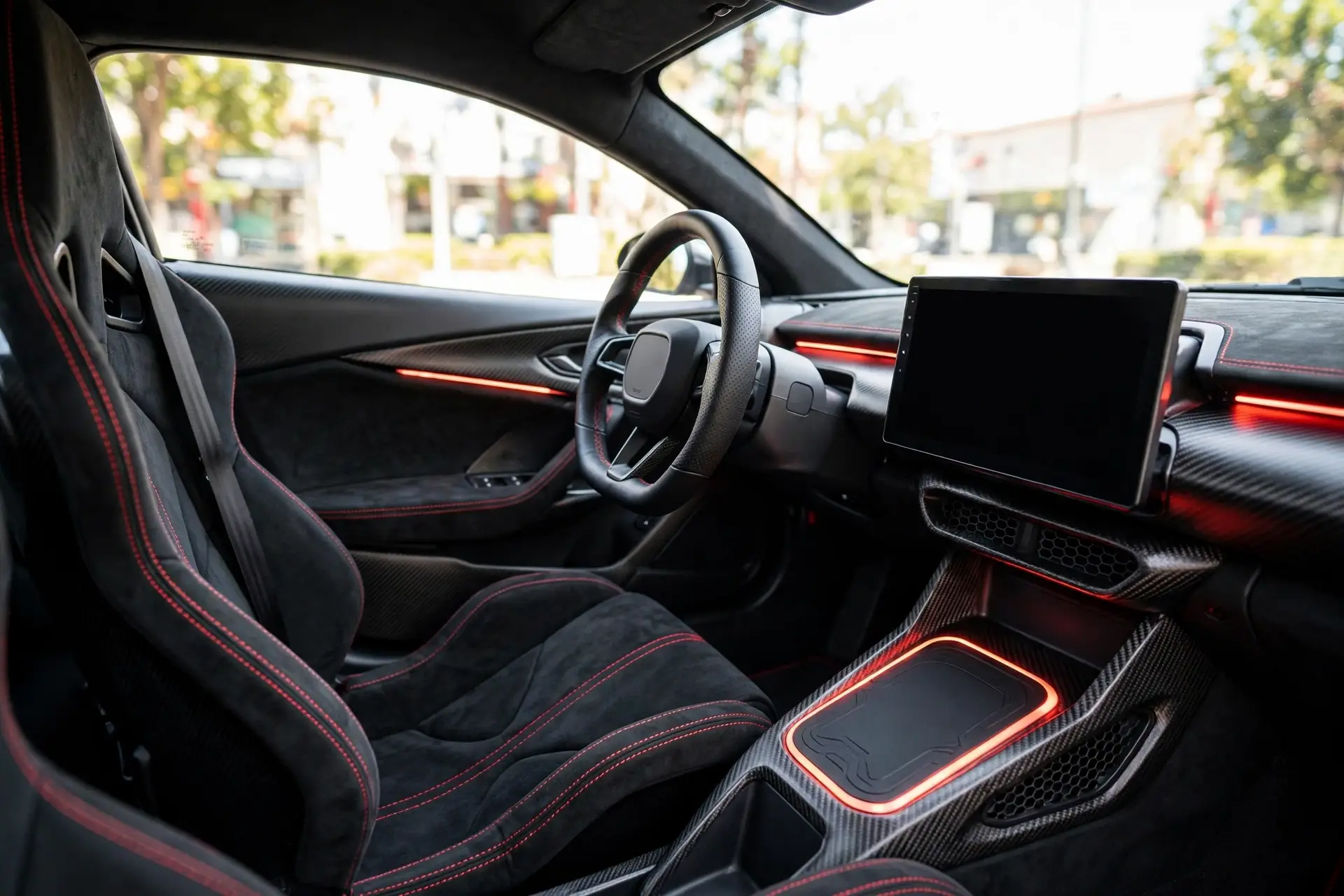 Interior deportivo del Ligier JS50 Ultimate 2026