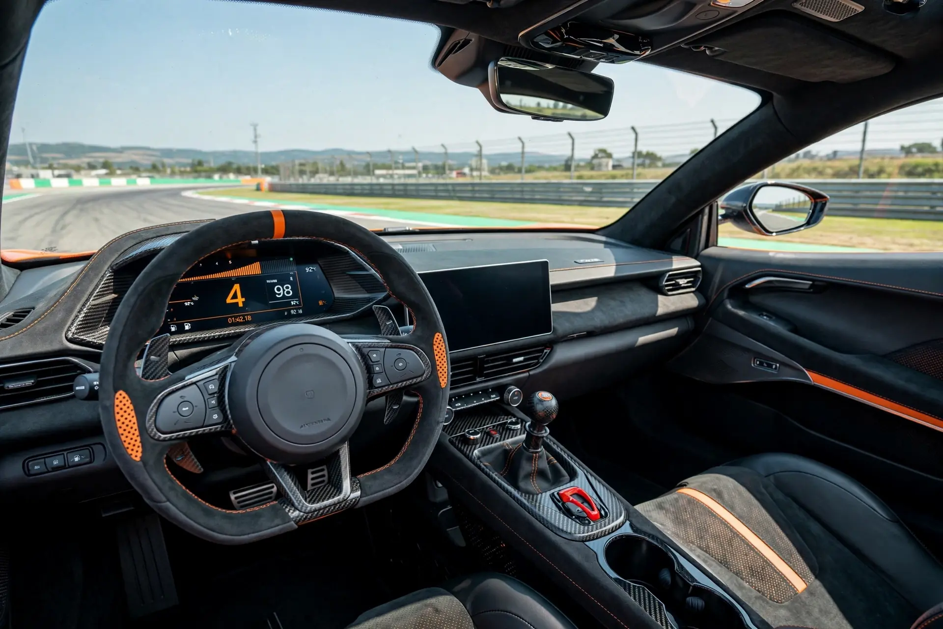 Interior del Lotus Emira 420 Sport