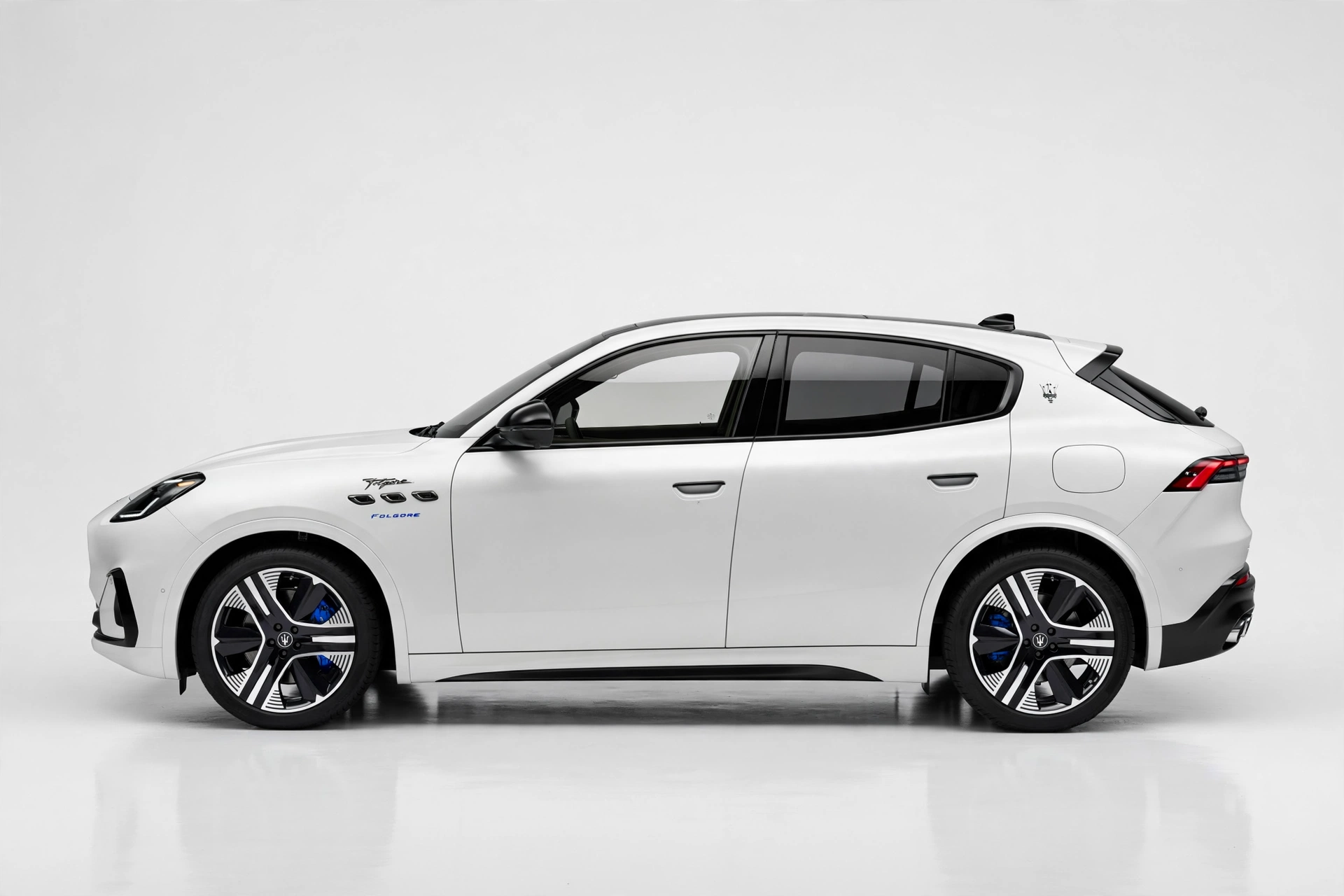 Maserati Grecale Folgore 2027 blanco, vista lateral