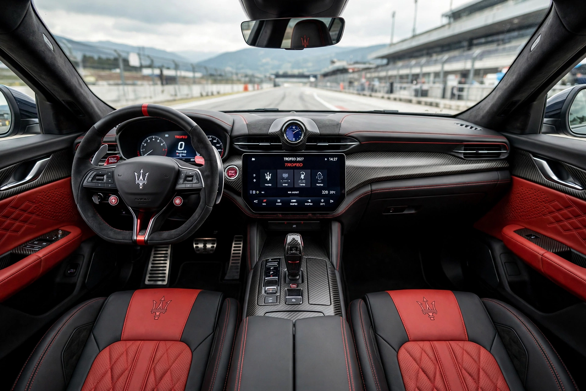 Interior oficial del Maserati Grecale Trofeo