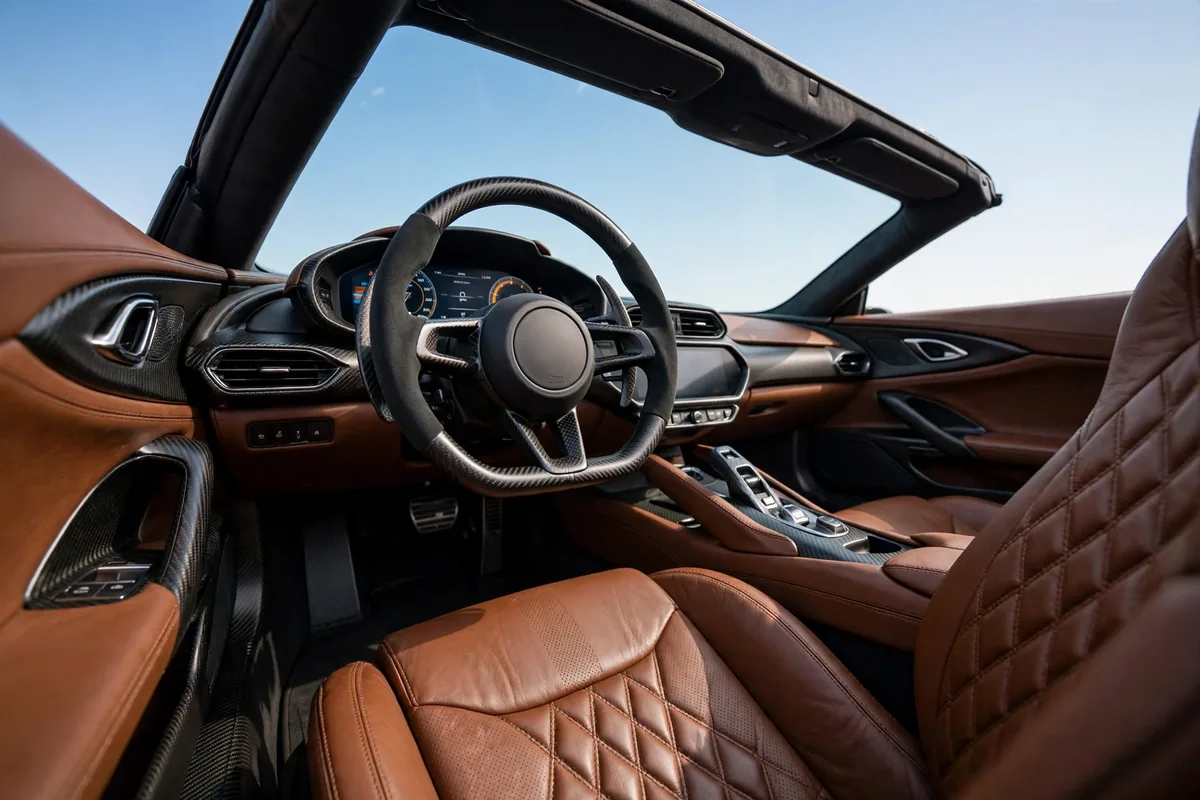 Interior oficial del Maserati MC20 Cielo