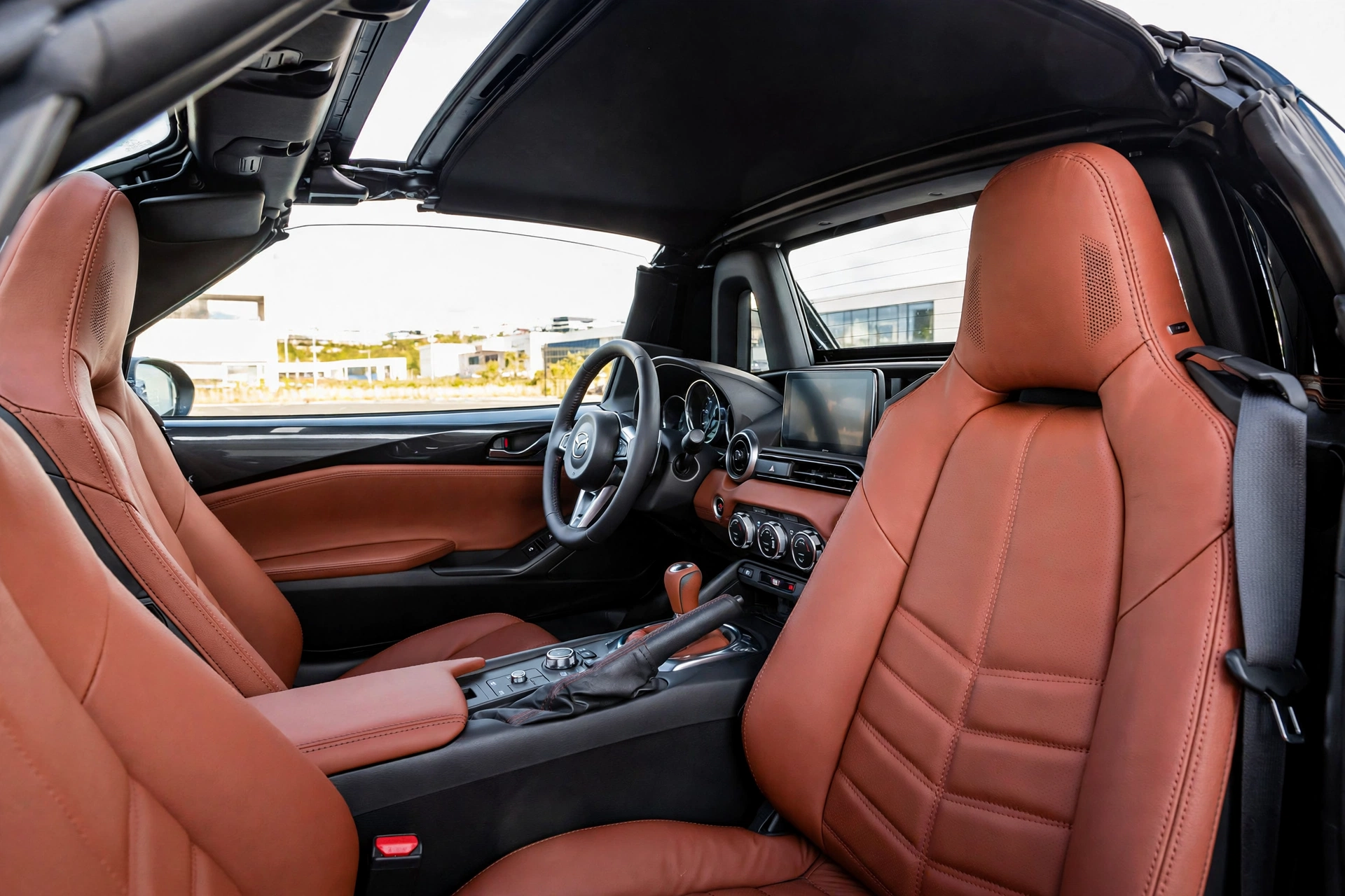 Interior del Mazda MX-5 RF 2026