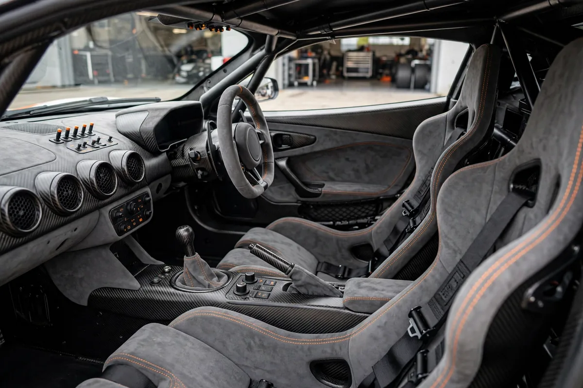 Interior del McLaren 750S Le Mans