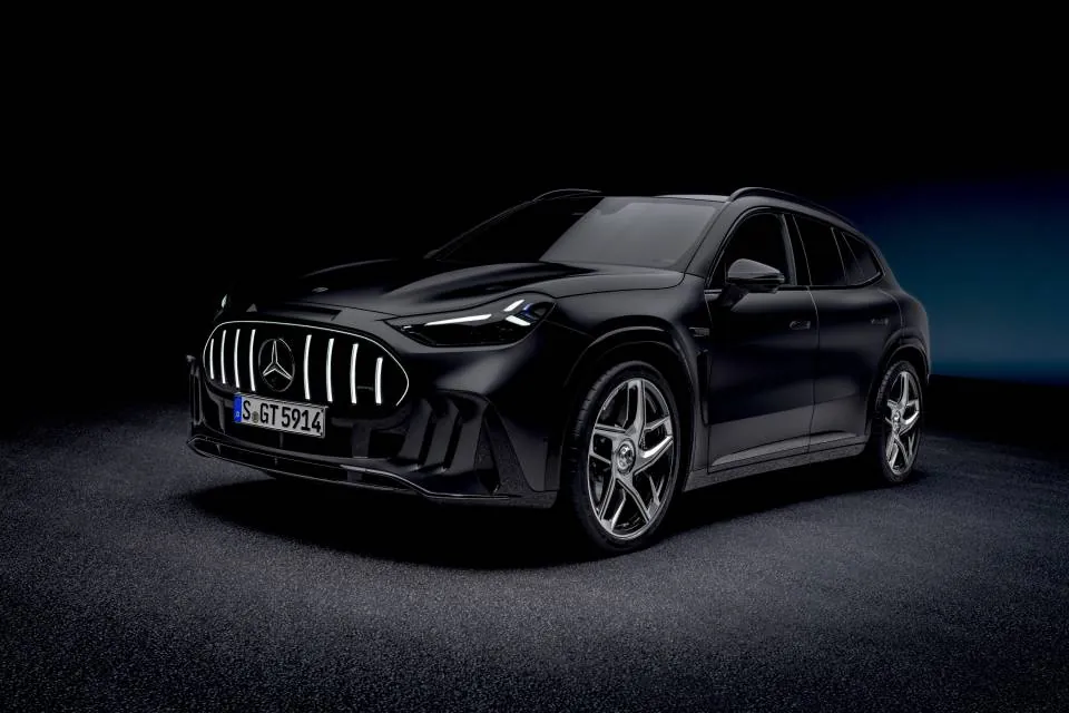 Mercedes-AMG GT SUV eléctrico, frontal con la parrilla AMG de lamas verticales