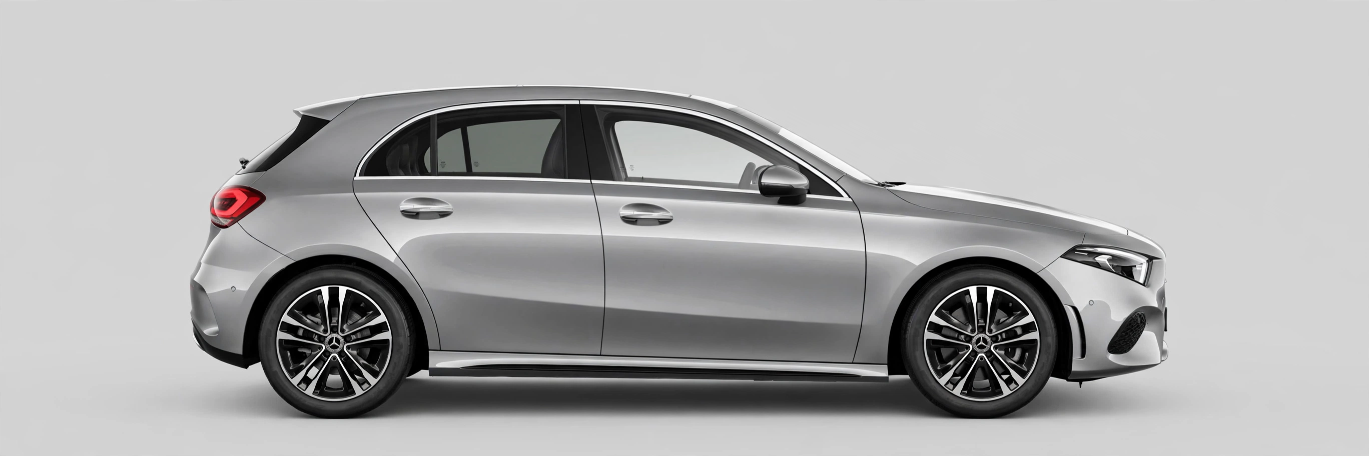 Mercedes-Benz Clase A 200, vista lateral del compacto premium