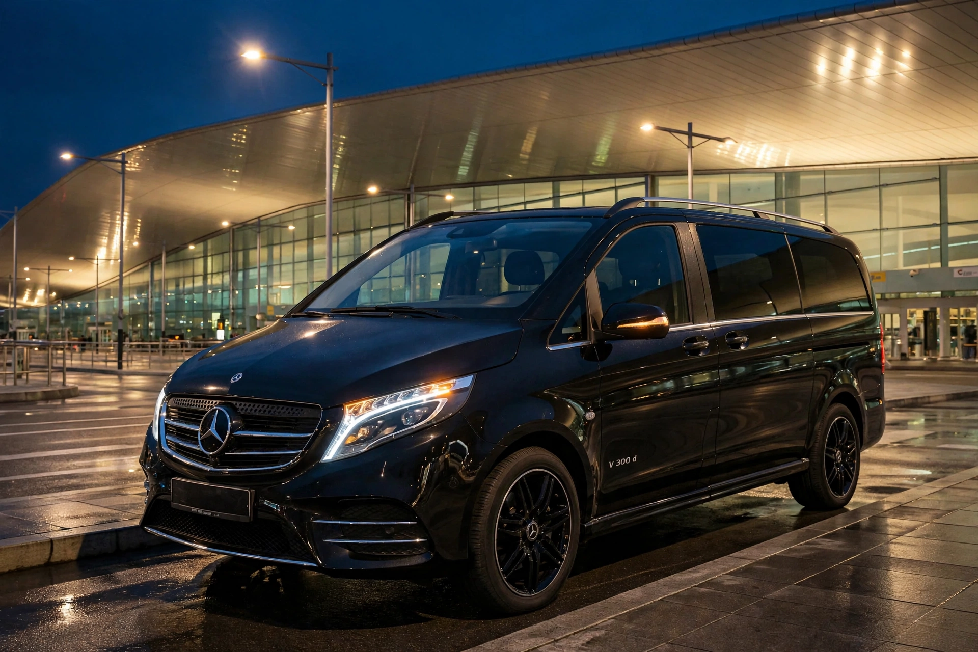 Mercedes Clase V 300 d Style Largo monovolumen premium en color negro, vista tres cuartos