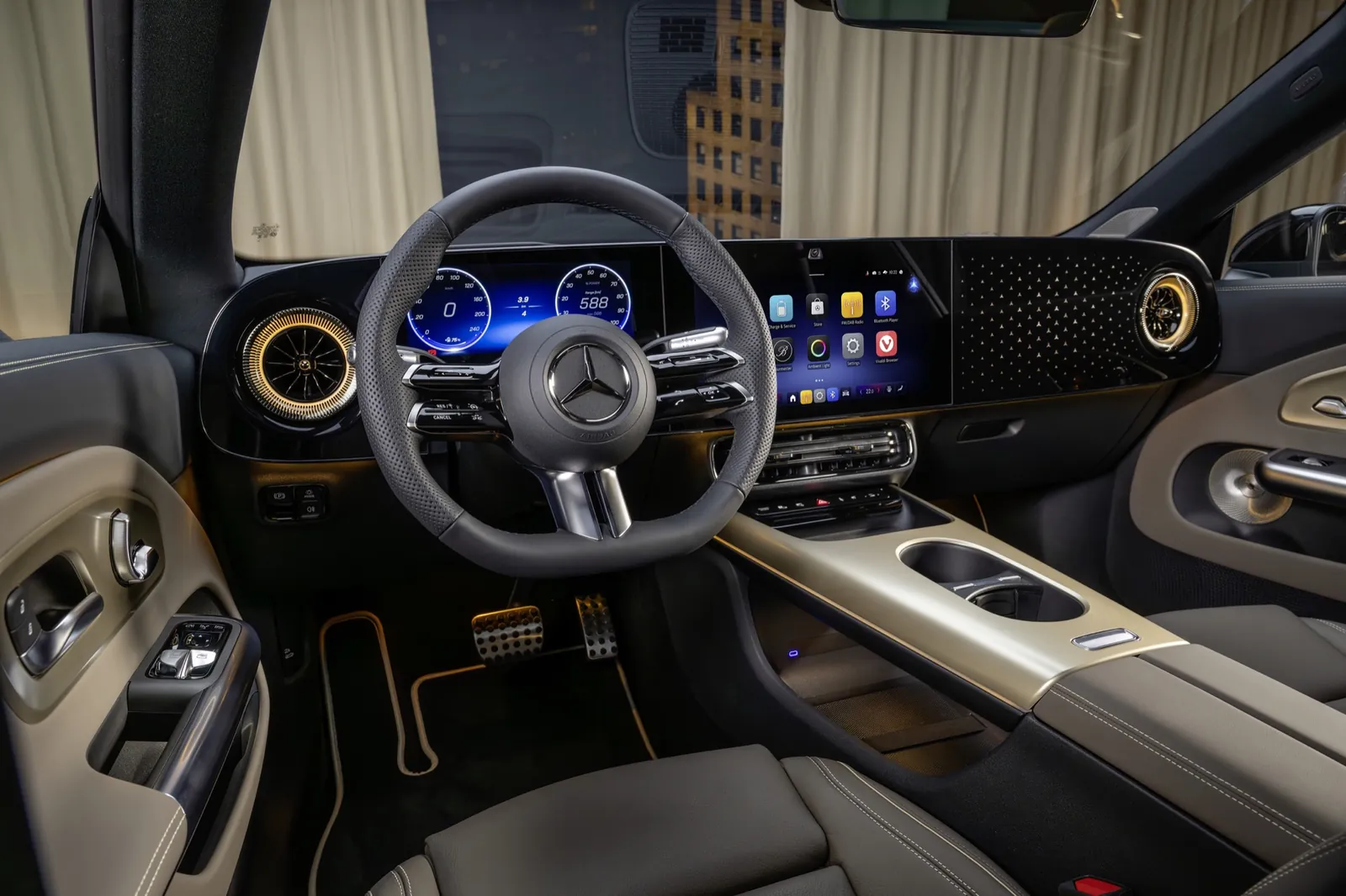 Interior del Mercedes CLA 350 4MATIC 2025 con MBUX Superscreen