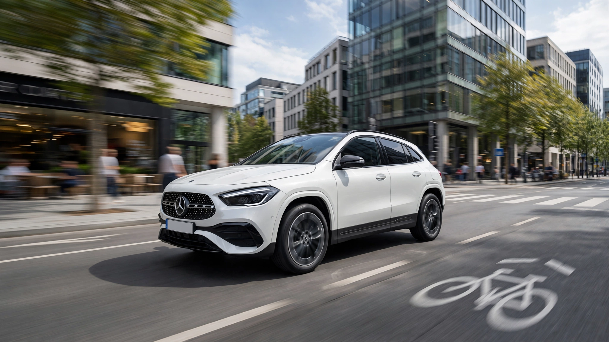 Mercedes-Benz GLA 250 e 2025 en ciudad