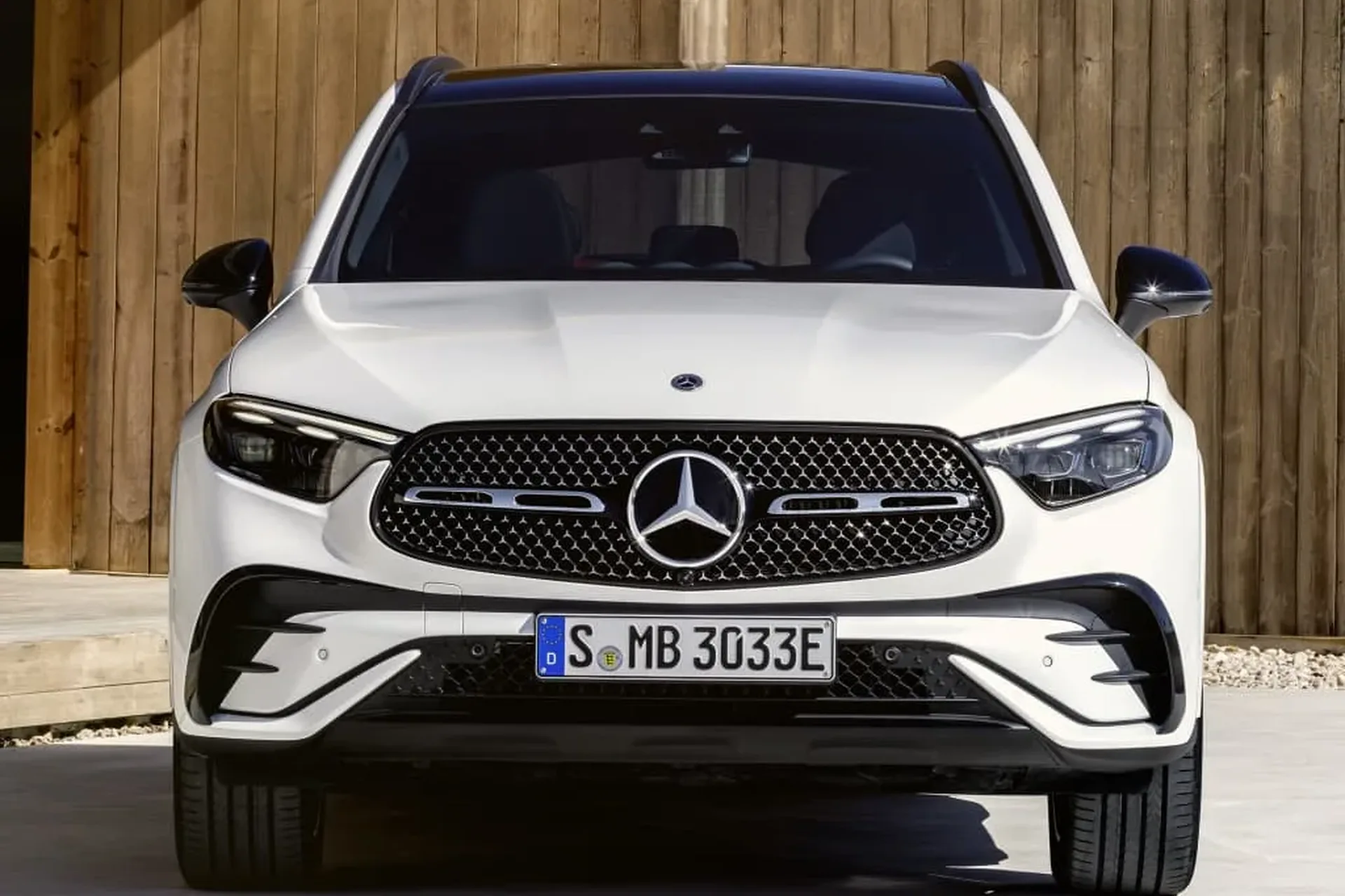 Mercedes GLC 300 e 2025, vista lateral