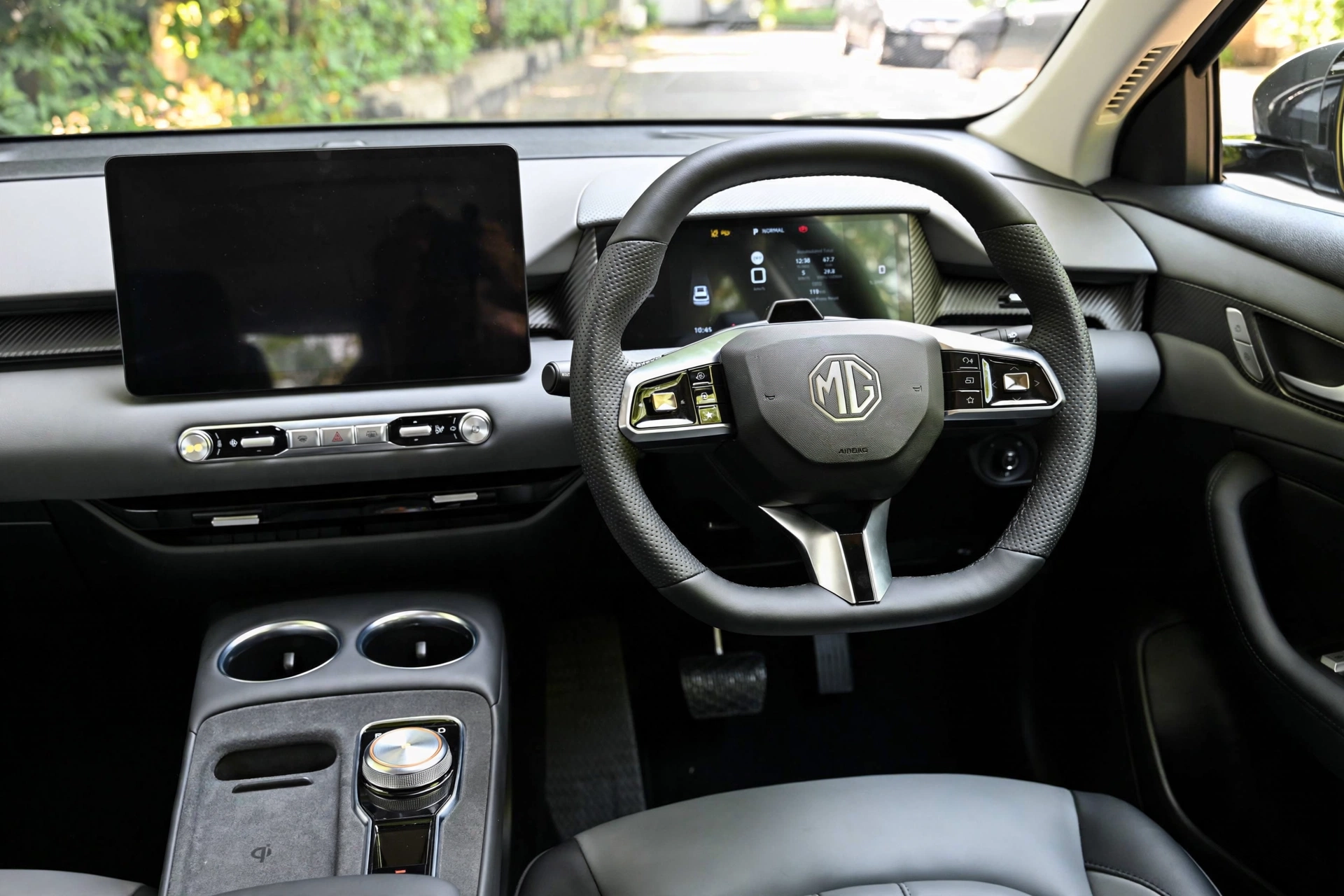 Interior del MG S5 EV Standard, salpicadero con pantalla de 12,8 pulgadas