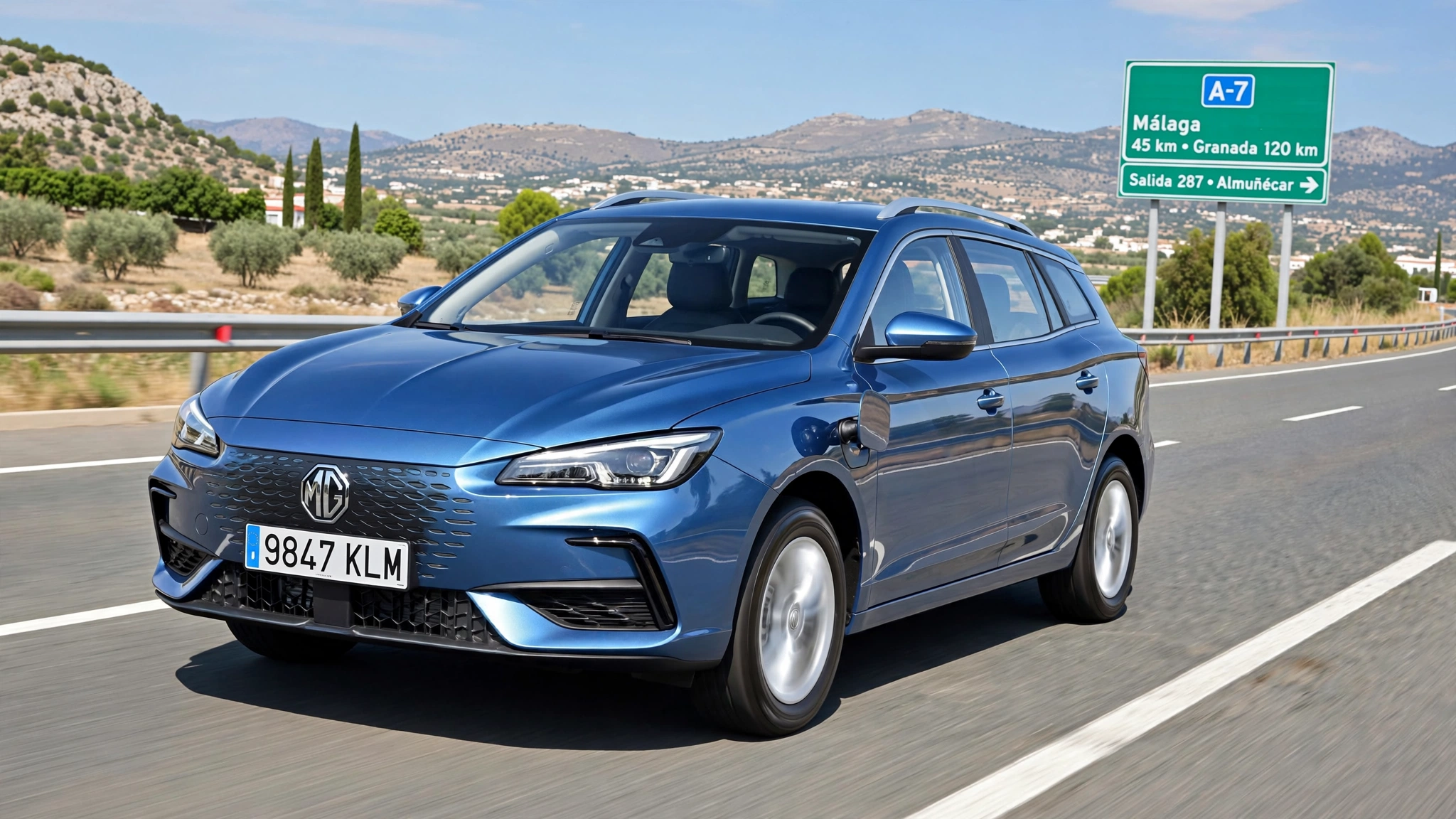 MG5 EV Long Range 2025 familiar eléctrico en carretera