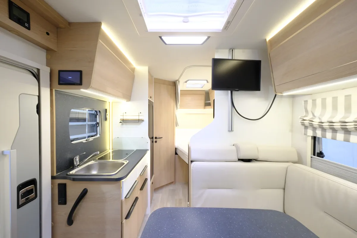 Interior oficial de la Mooveo TEI-60FB