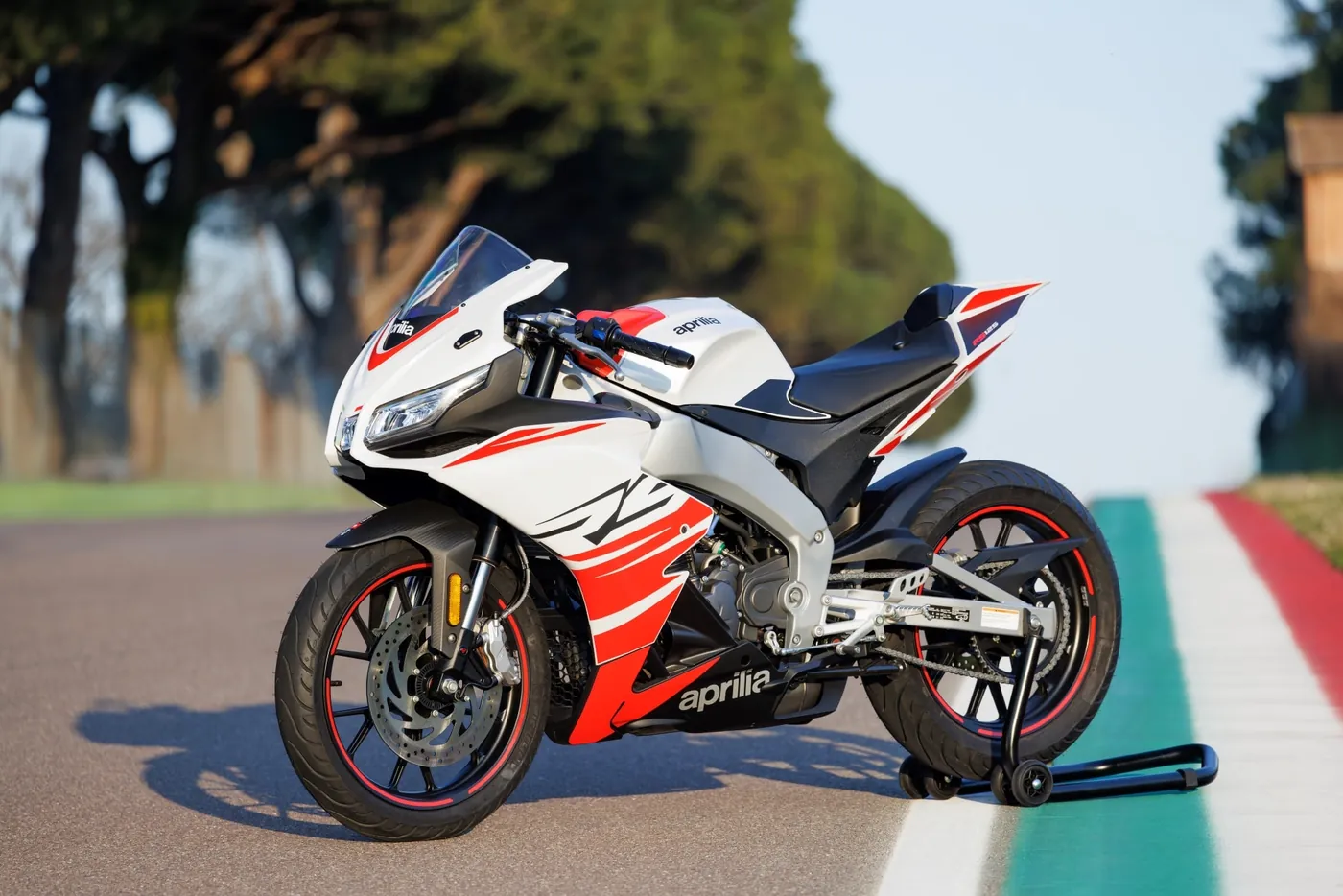 Foto oficial de la Aprilia RS 125